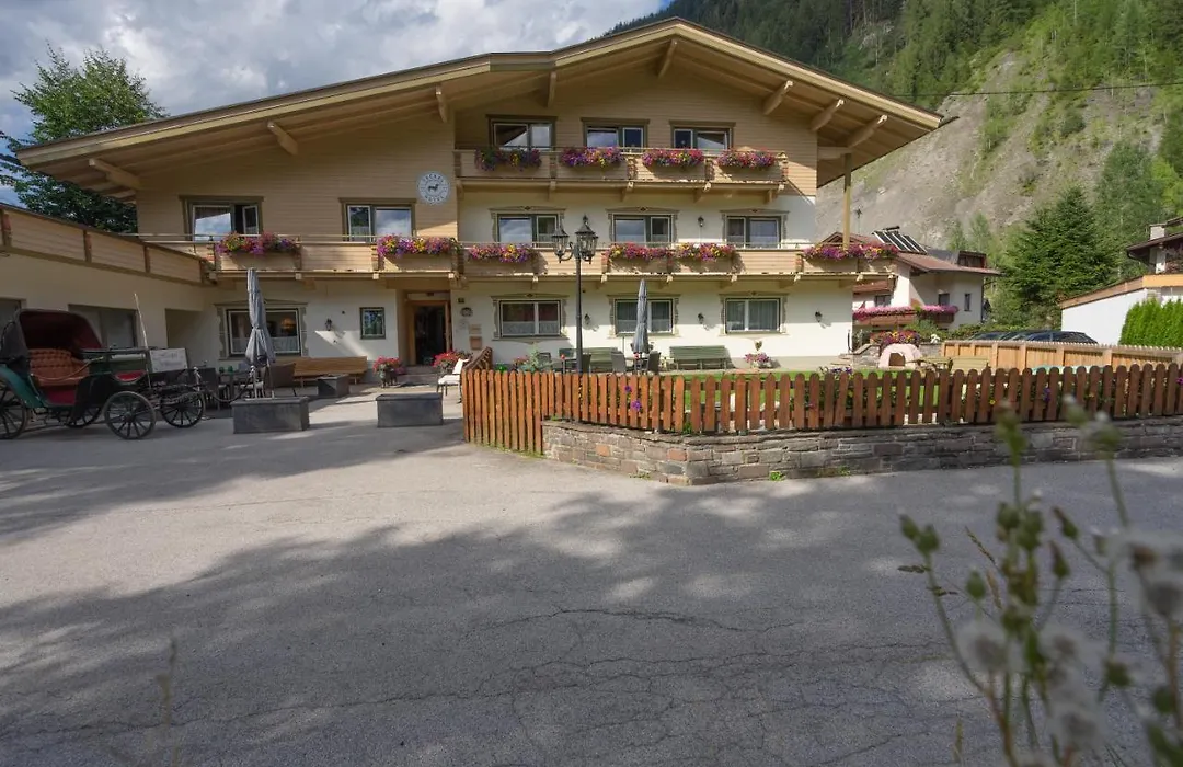 Chalet Amadeus Mayrhofen-1
